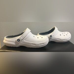 Crocs Classic Lined Clog in White / Grey, Sz Mens 6 Womens 8